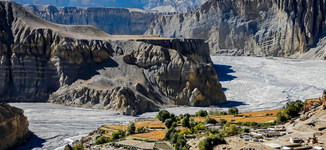 Lower Mustang Trek